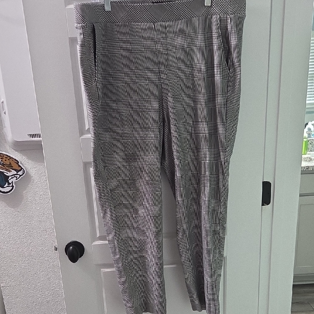 Torrid Black and White Houndstooth Pants